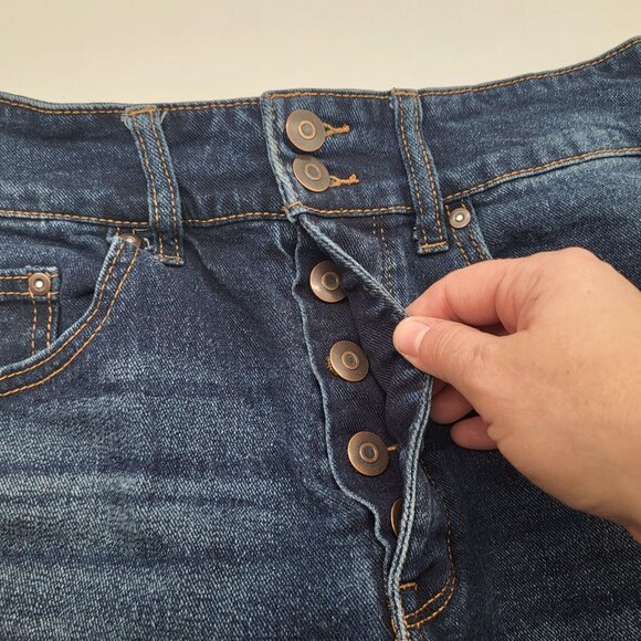 NO BOUNDARIES SZ 11 Juniors Hi Rise Destructed Jean Shorts Button Fly Cut Off - Picture 3 of 10